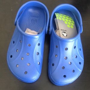 Brand: Crocs; Size: J2. Brand new with tag